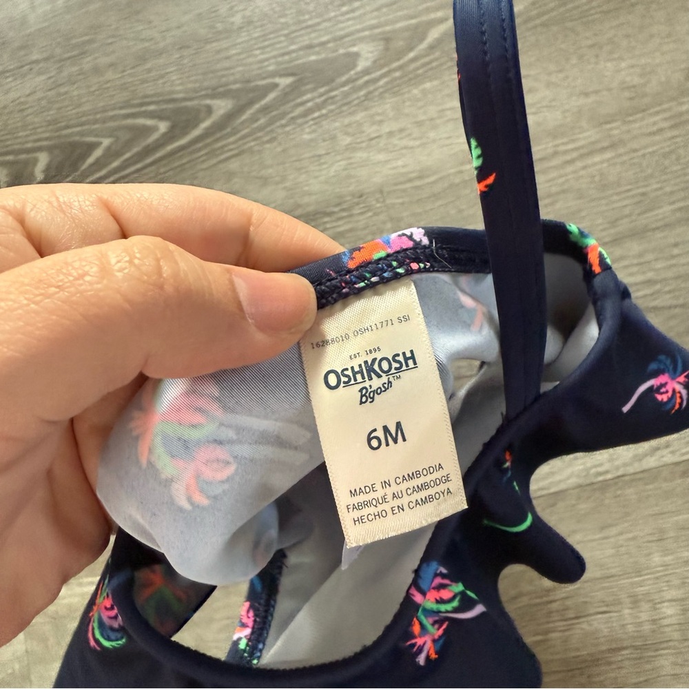 Osh Kosh Baby Girls One Piece Swimsuit Size 3-6 Months - Picture 2 of 2